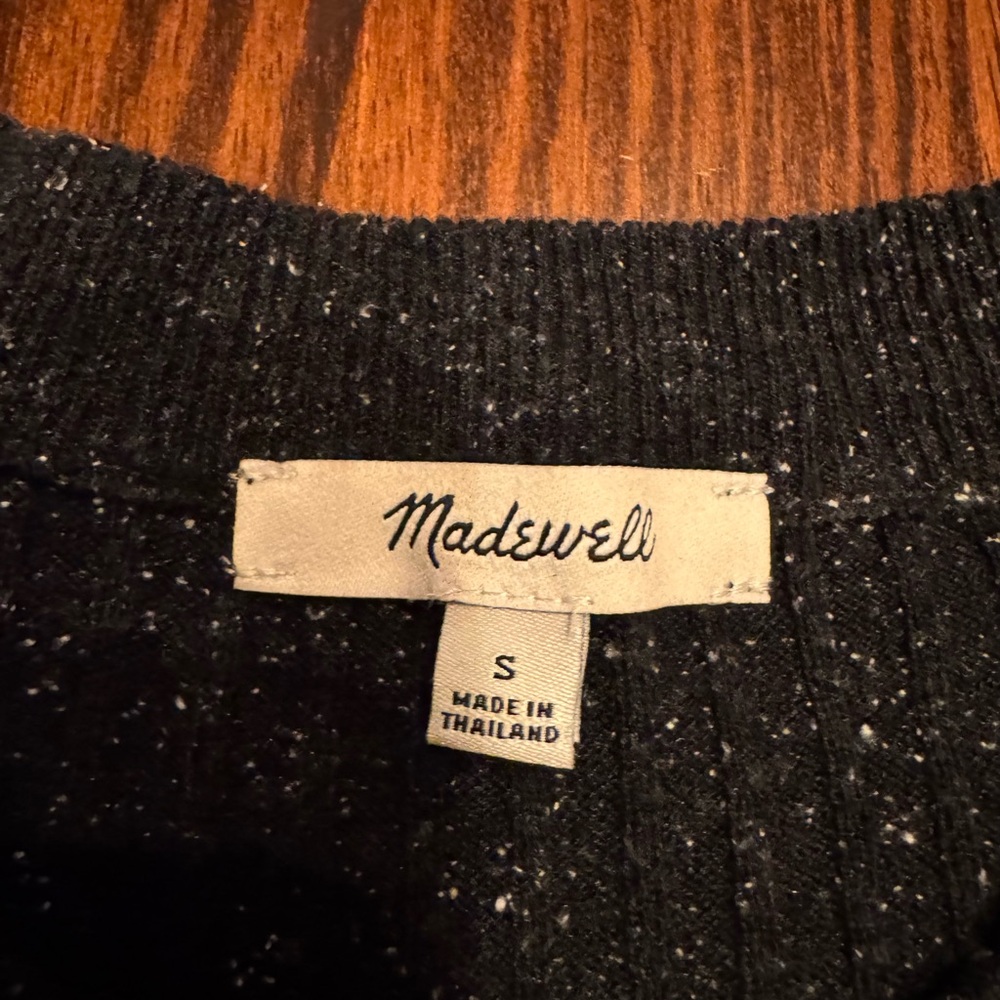 Madewell Donegal Lawson Crop Pullover Sweater in True Black - Picture 6 of 8